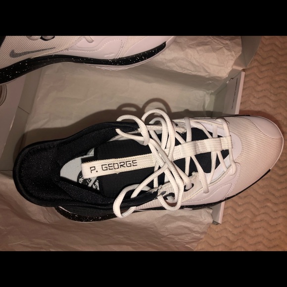 Shoes - Picture 4 of 5